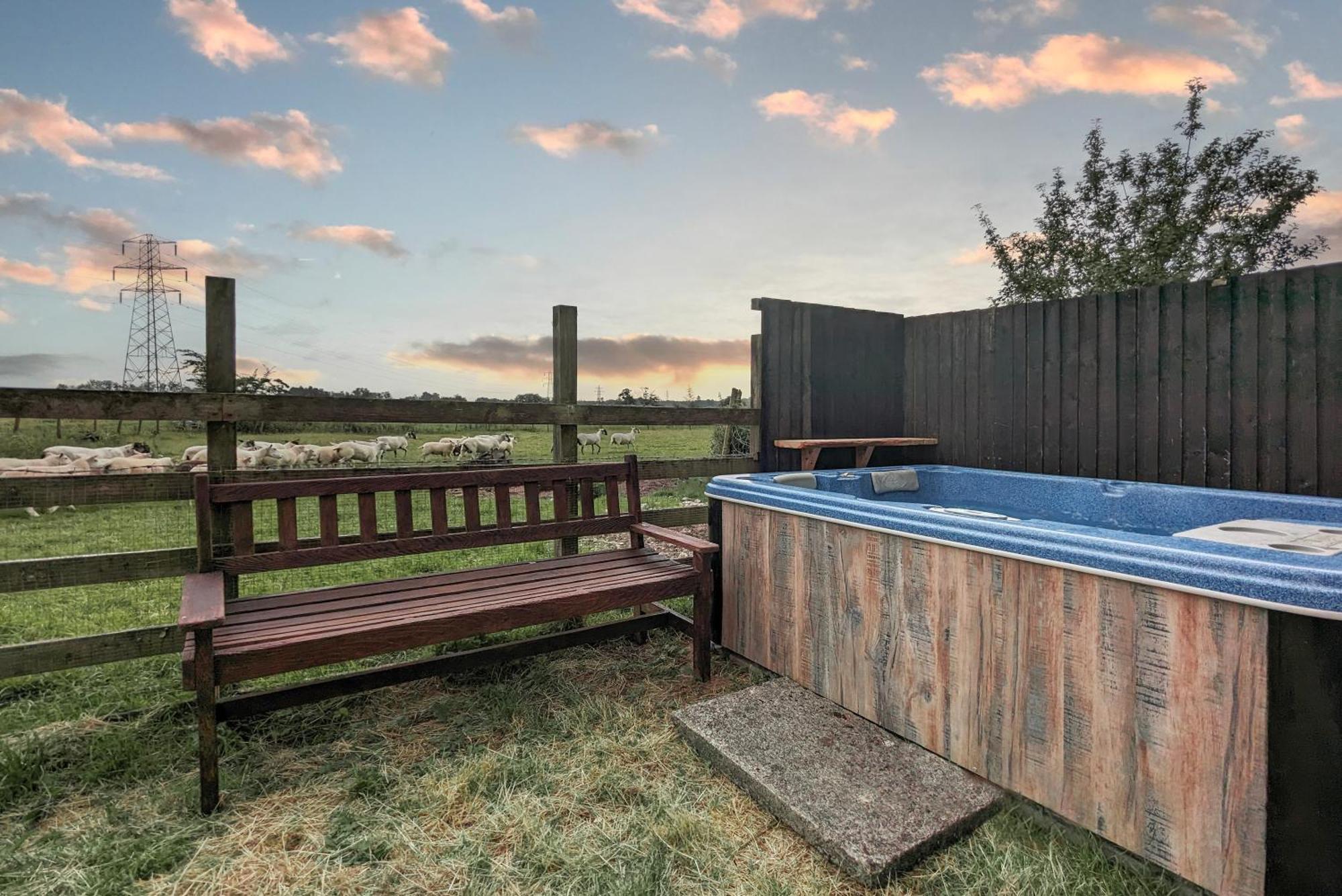 The Gilpin Farmhouse, Lake District Getaway Levens Exterior foto